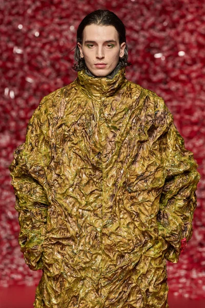 Look 76